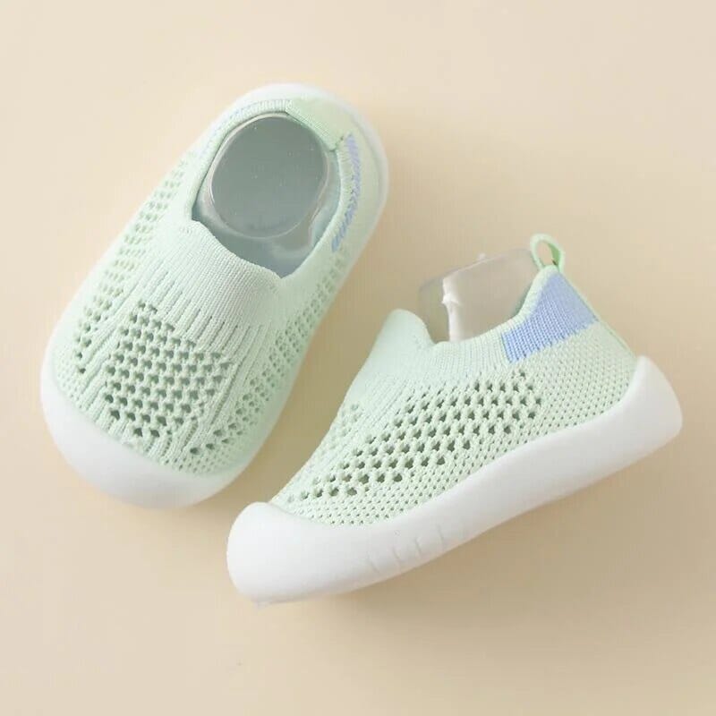 Baskets en maille pour bébé
